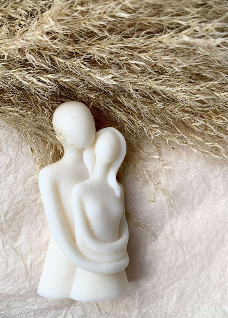 Couple Embrace candle